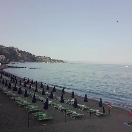 A Due Passi Da Taormina * Giardini Naxos